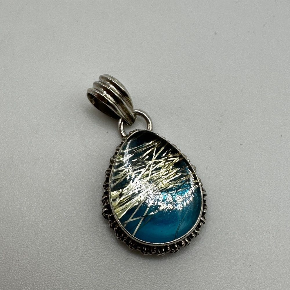 Stunning 15x20mm‎ pear blue dichroic glass and sterling silver pendant! - Picture 8 of 9